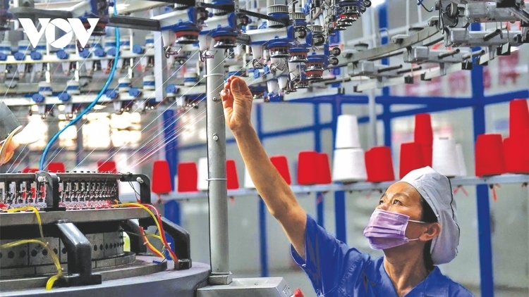 ADB raises 2022 economic growth projection for Vietnam to 7.5%